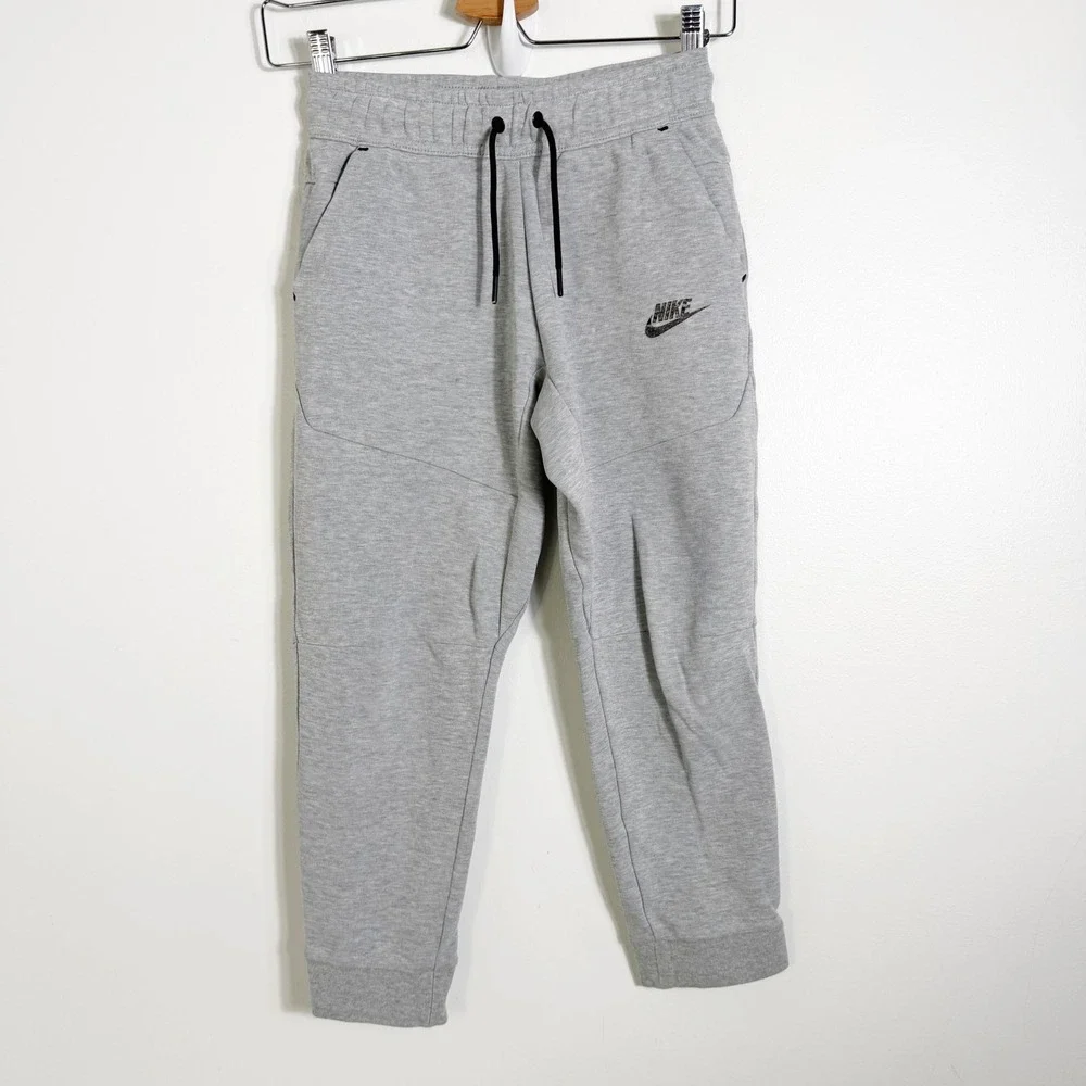 Nike Tech Fleece Joggers Kids Medium Gray CU9213-063 Tapered Sweatpants